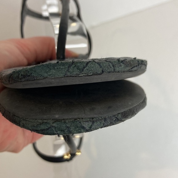 TORY BURCH Marion Quilted Black Leather T-Strap Gold Logo Sandals Size 8 Luxury - Picture 11 of 16